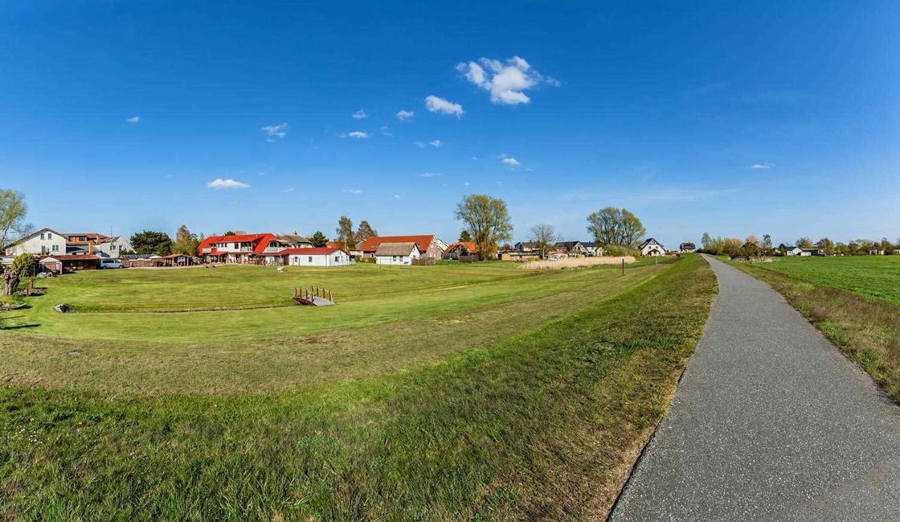 Schoene Ferienwohnungen Am Lobber Deich Exterior photo